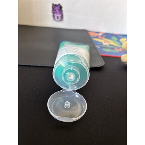 Clean & Clear Deep Action Cream Cleanser *Oil-Free 6.5 Oz - Picture 4 of 4